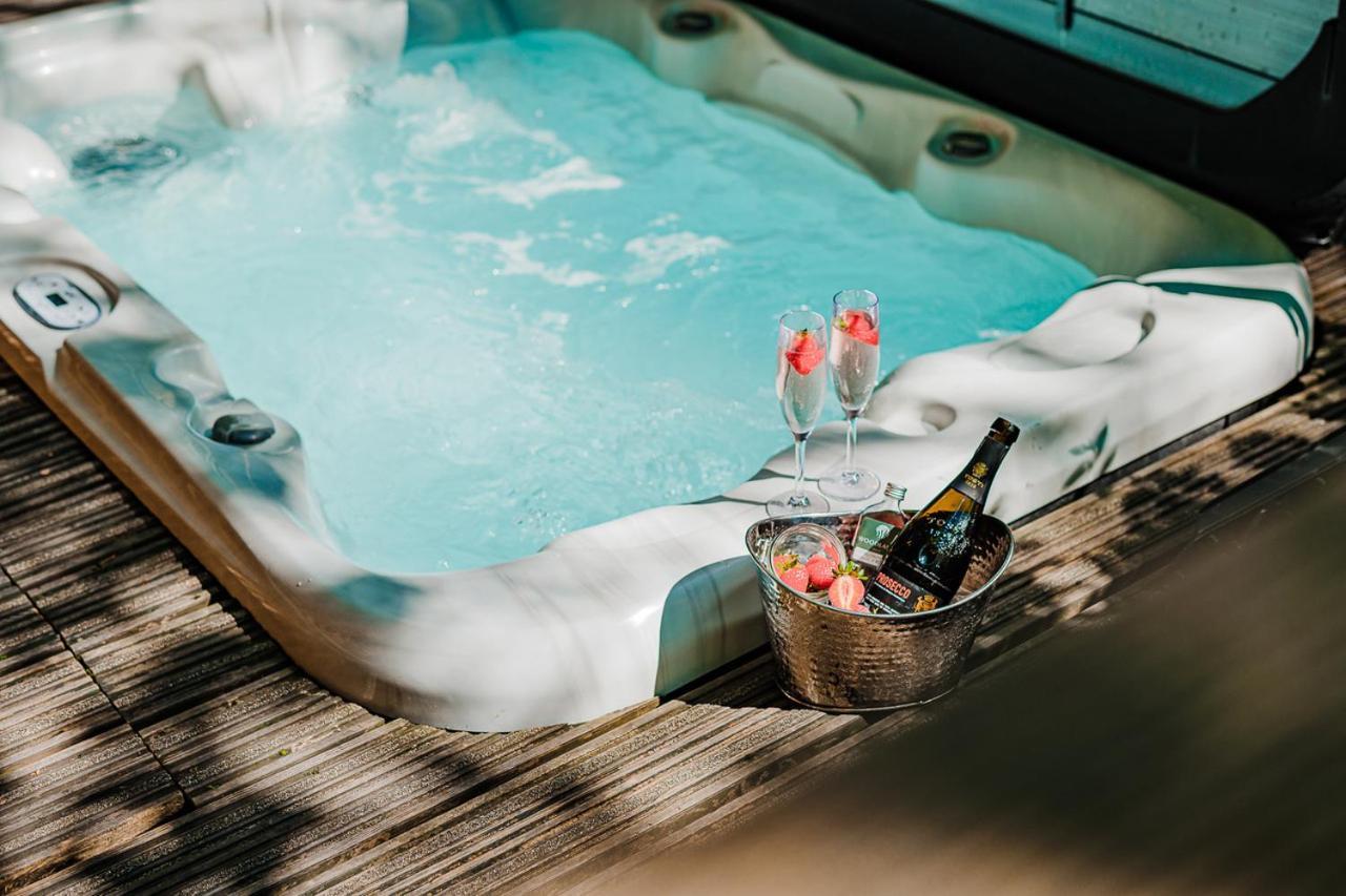 Riverbeds - Luxury Wee With Hot Tubs Casa vacanze