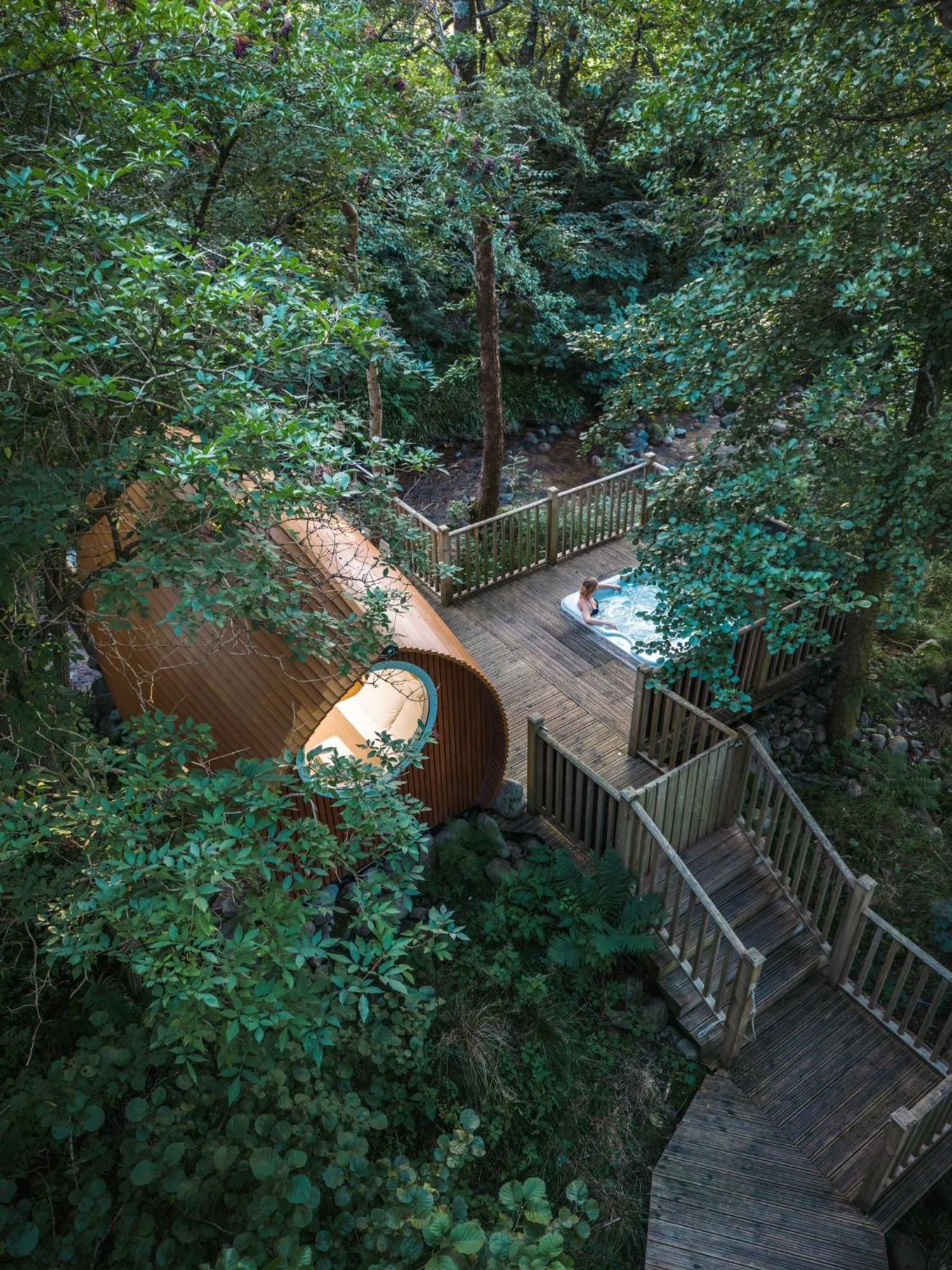 Riverbeds - Luxury Wee With Hot Tubs *